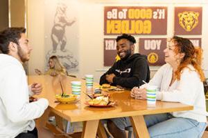 Students eating in Kutztown University Cafe